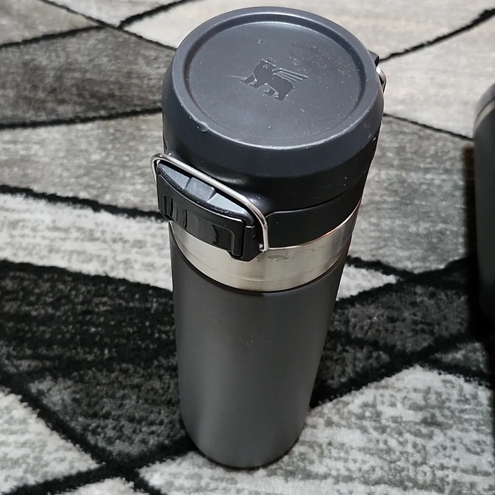 STANLEY BUNDLE THERMOS & QUENCHER H2.0 FLOWSTATE TUMBLER & QUICK FLIP GO BOTTLE - Picture 3 of 16